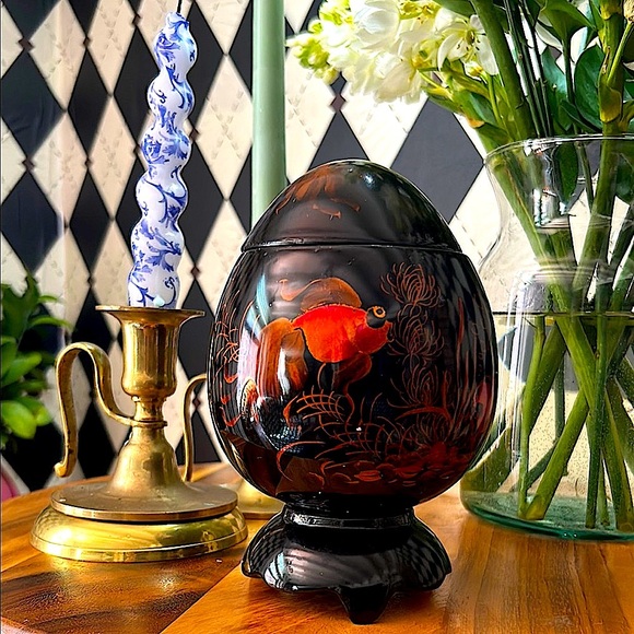 Vintage Other - Vintage Asian Black Lacquerware Egg-Shaped Box + Lid|Glossy, Sculptural, Elegant